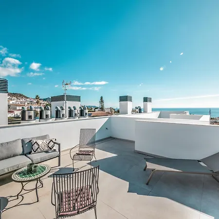 Modern Townhouse With 3 Terraces, Pool And Views Nerja